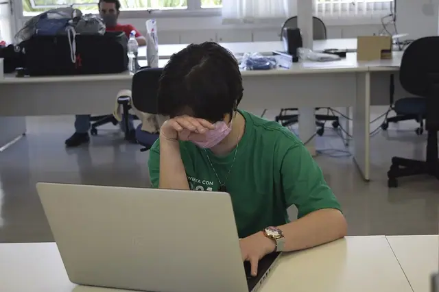 Ofis ve ekip çalışması — temsili fotoğraf