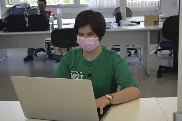 Ofis ve ekip çalışması — temsili fotoğraf
