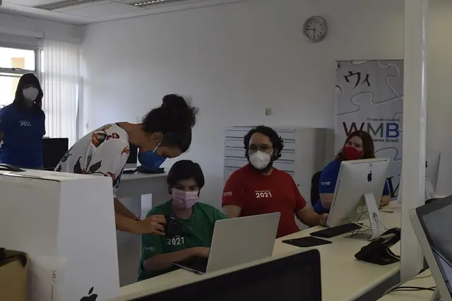 Ofis ve ekip çalışması — temsili fotoğraf