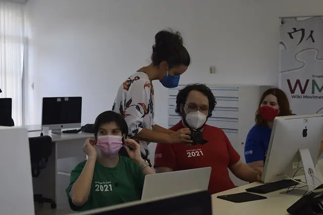 Ofis ve ekip çalışması — temsili fotoğraf