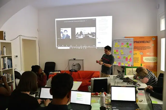 Ofis ve ekip çalışması — temsili fotoğraf