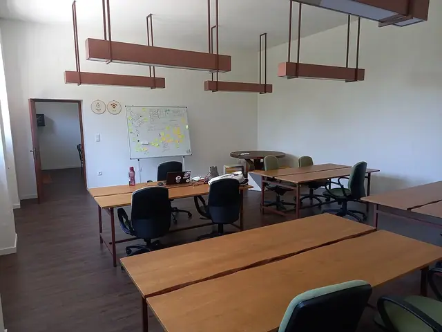 Ofis ve ekip çalışması — temsili fotoğraf