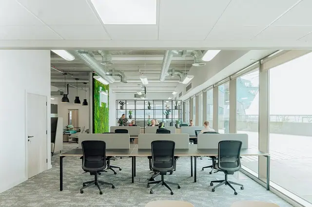 Ofis ve ekip çalışması — temsili fotoğraf
