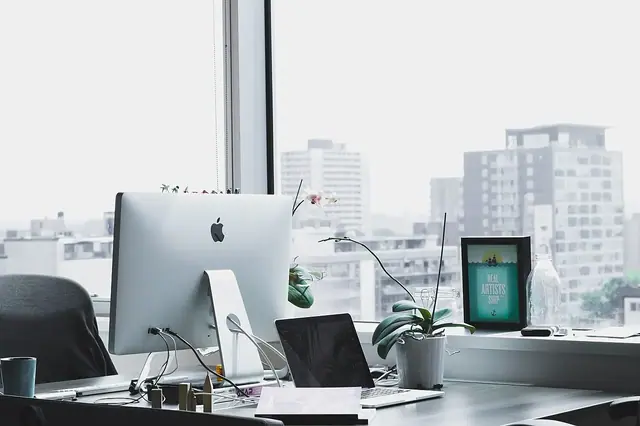 Ofis ve ekip çalışması — temsili fotoğraf