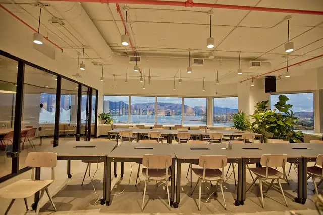 Ofis ve ekip çalışması — temsili fotoğraf