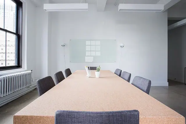 Ofis ve ekip çalışması — temsili fotoğraf