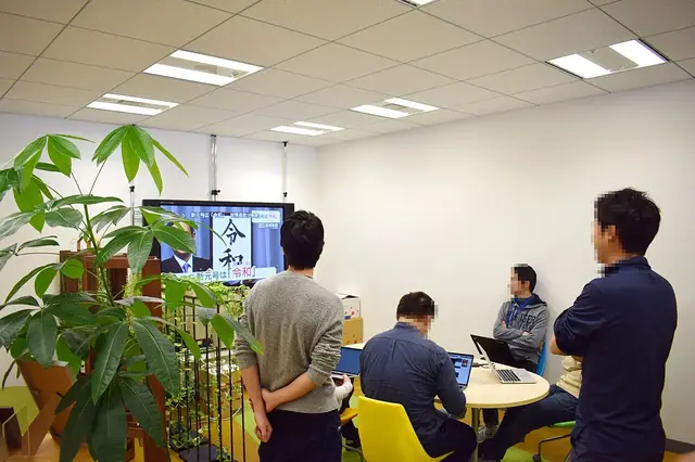 Ofis ve ekip çalışması — temsili fotoğraf