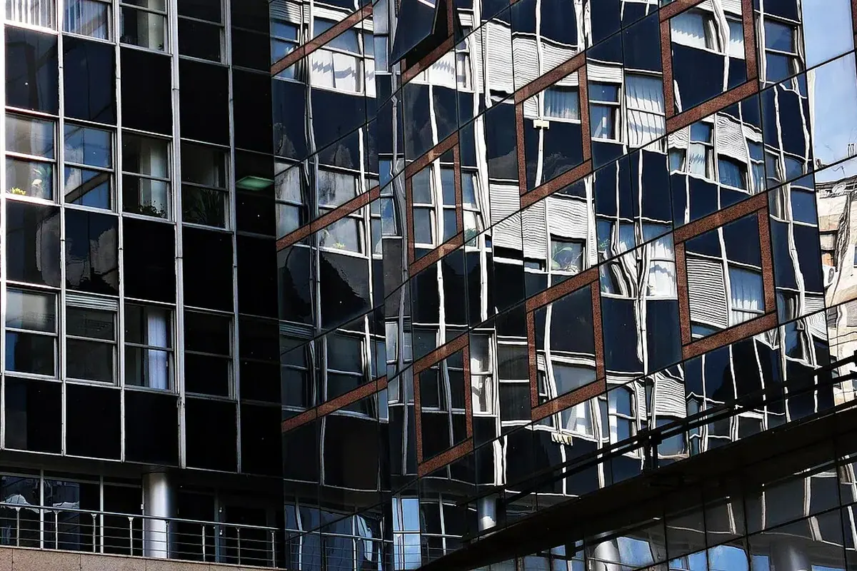 Ofis ve toplantı alanı — temsili fotoğraf