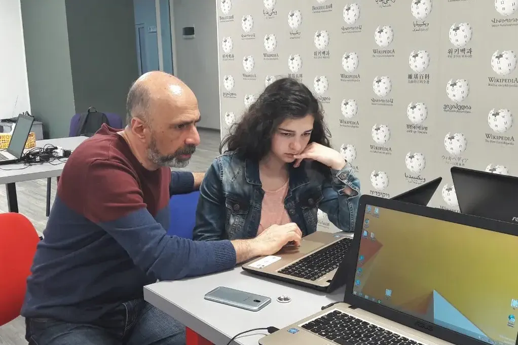 Ofis ve toplantı alanı — temsili fotoğraf