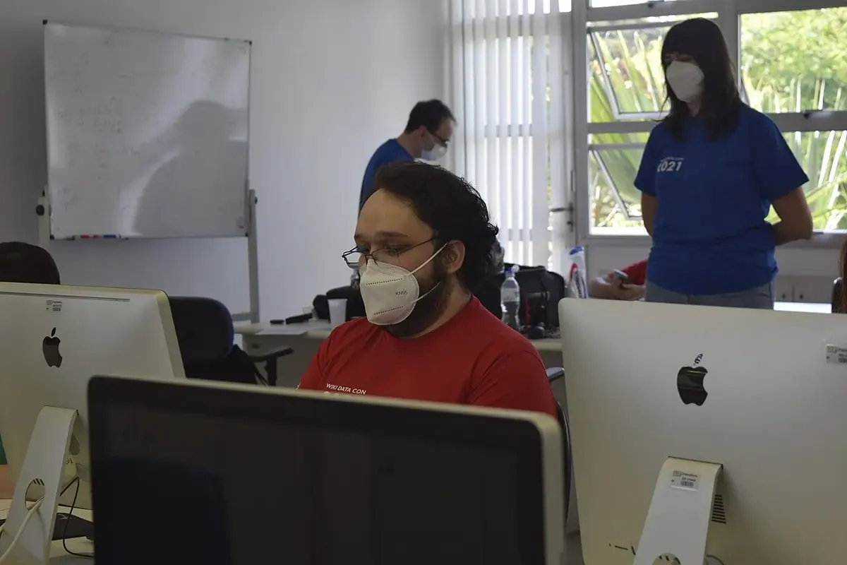 Ofis ve toplantı alanı — temsili fotoğraf