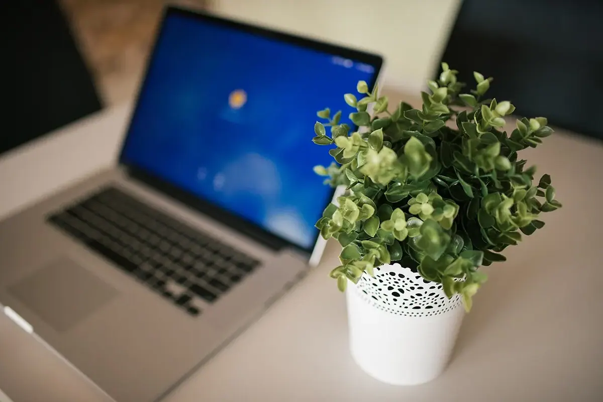 Ofis ve toplantı alanı — temsili fotoğraf