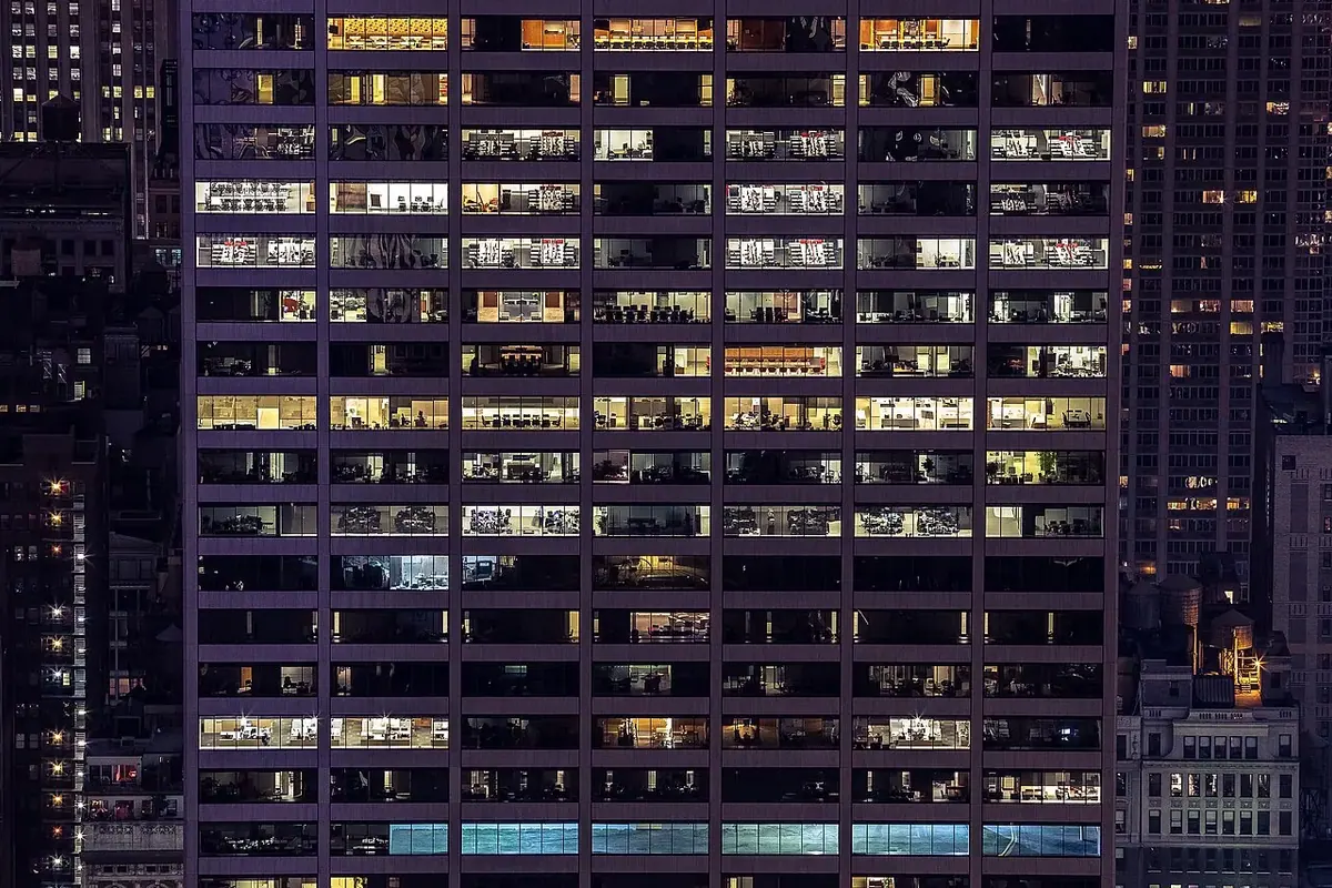 Ofis ve toplantı alanı — temsili fotoğraf