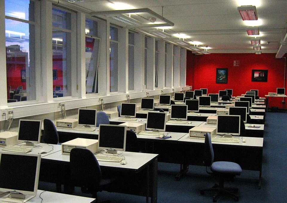 Ofis ve ortak çalışma ortamından bir görünüm
