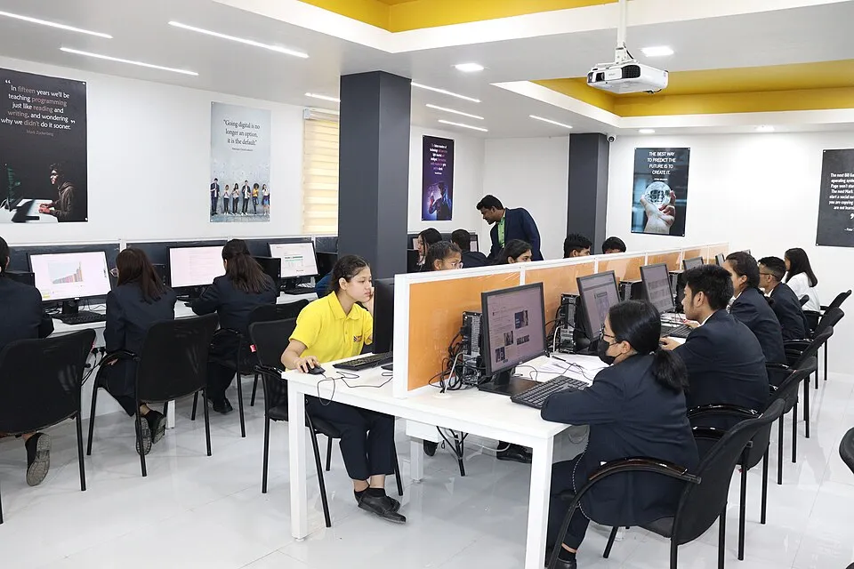 Ofis ve ortak çalışma ortamından bir görünüm