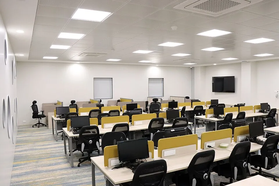Ofis ve ortak çalışma ortamından bir görünüm