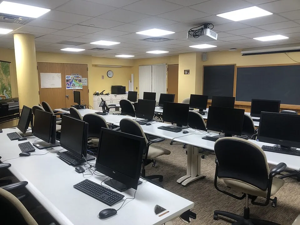 Ofis ve ortak çalışma ortamından bir görünüm