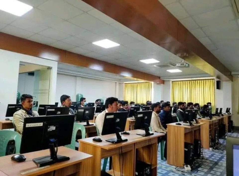 Teknoloji ve bilgisayar çalışma ortamından bir görünüm