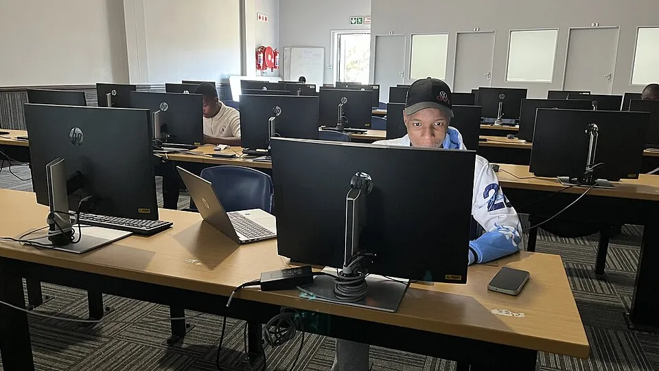 Ofis ve ortak çalışma ortamından bir görünüm