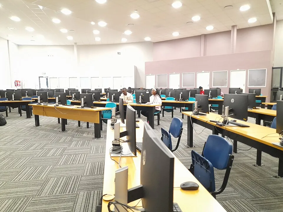 Ofis ve ortak çalışma ortamından bir görünüm