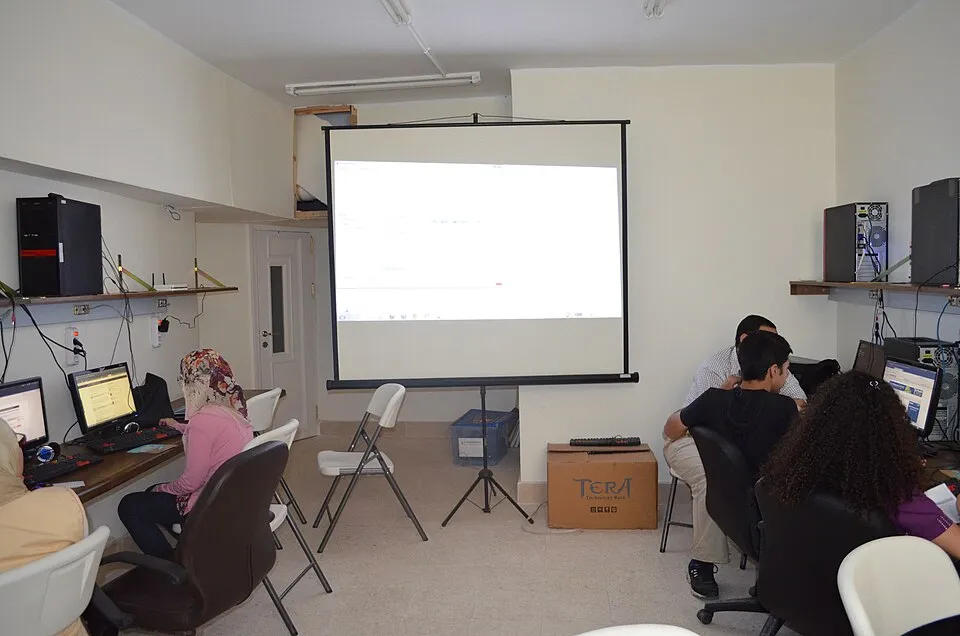 Ofis ve ortak çalışma ortamından bir görünüm