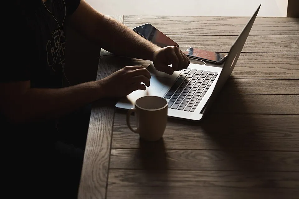 Ofis ve ortak çalışma ortamından bir görünüm