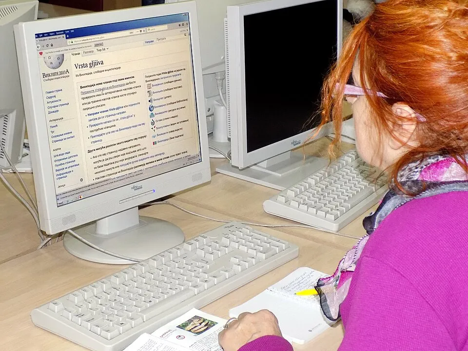 Teknoloji ve bilgisayar çalışma ortamından bir görünüm